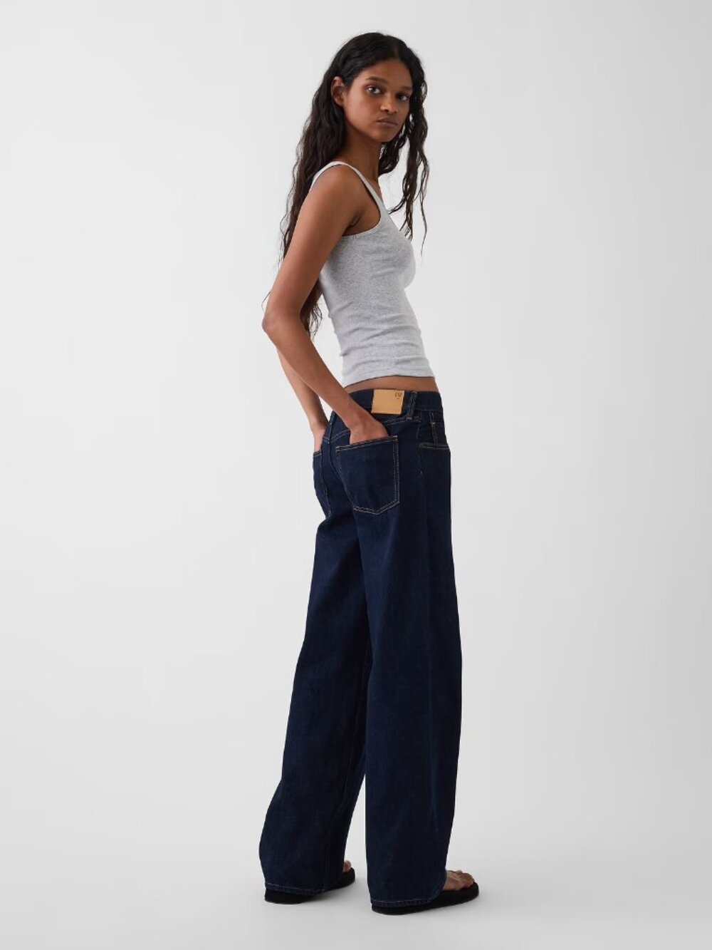 GAP x Hailey Bieber 90s Loose Low Rise Jeans - Midnight Indigo - size 25 /0 R - Picture 3 of 7